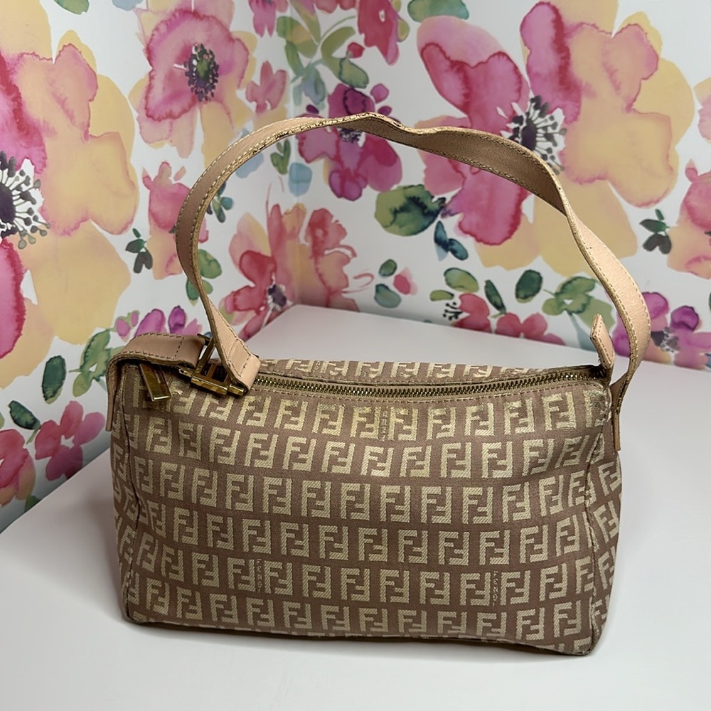 💯Authentic Fendi Shoulder Bag Small size 🍀 - Picture 8 of 17